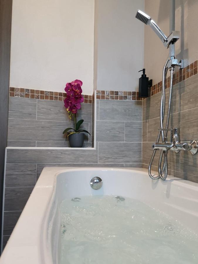 Green Guest House โอริสตาโน ภายนอก รูปภาพ