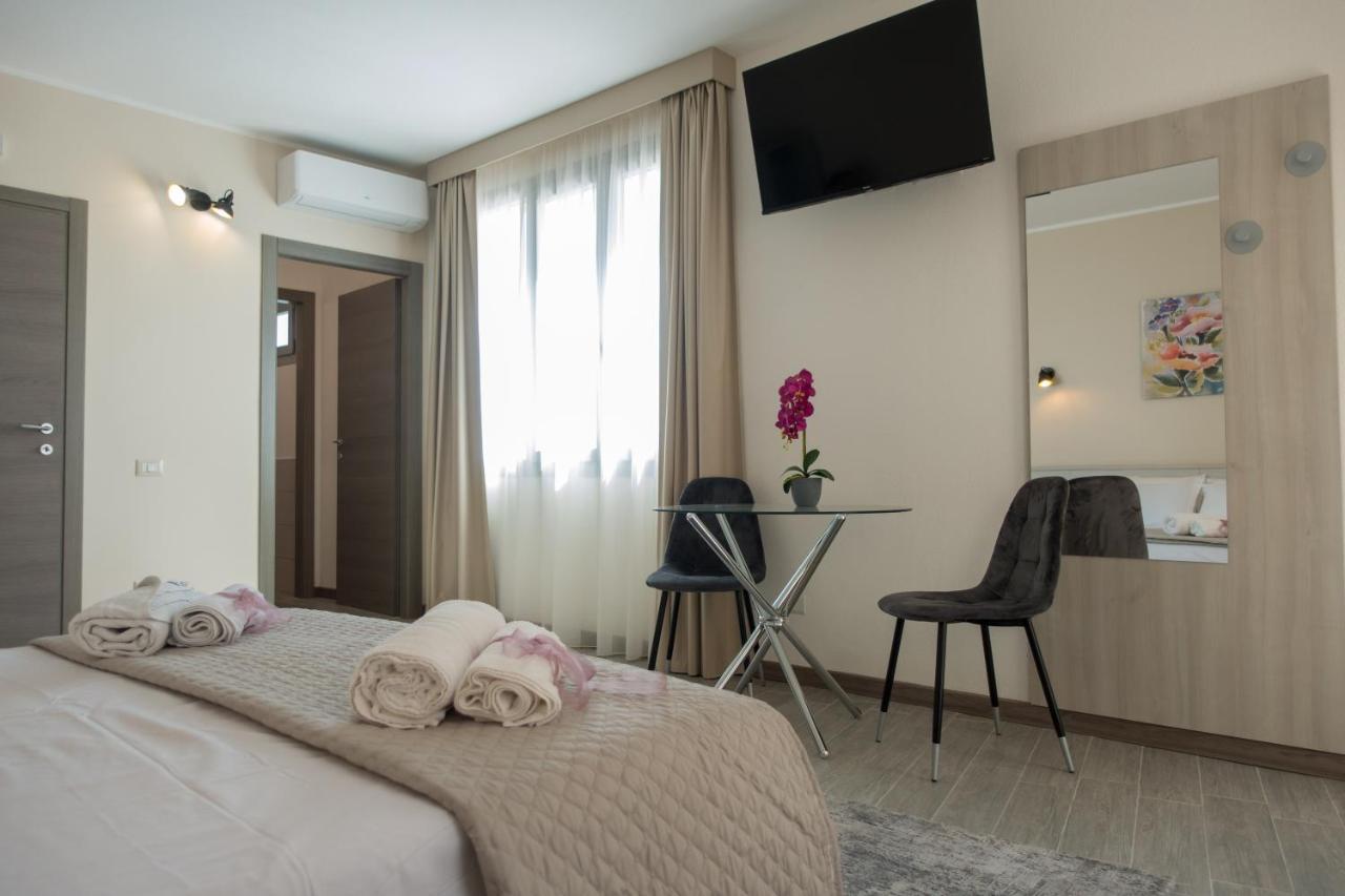 Green Guest House โอริสตาโน ภายนอก รูปภาพ